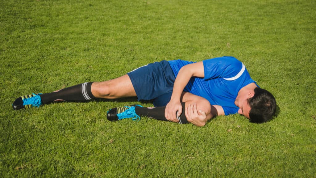 knee ligament injuries and how to rehabilitate and recover from injury